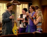 v.l.: Dieter (Tom Gerhardt), Tommie (Axel Stein), Lisbeth (Irene Schwarz), Carmen (Janine Kunze)