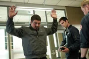 Chicago Fire Staffel 6 Folge 9 Er sucht nach der Quelle des Gestanks: Yuri Sardarov als Otis, Daniel di Tommaso