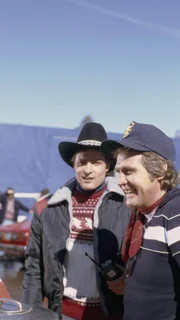 Howie Munson (Douglas Barr, l.) und Colt Seavers (Lee Majors)