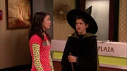 L-R: Carly Shay (Miranda Cosgrove), Freddie Benson (Nathan Kress)