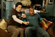 J.D. (Zach Braff, l.) und Turk (Donald Faison, r.) bekommen es mit der Angst zu tun ...
