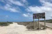 Südafrikas Garden Route Eine legendäre Küstenstrasse Schild: Southernmost Point of Africa