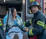 Felisa Valdez (Natalee Linez, l.); Eddie Diaz (Ryan Guzman, r.)