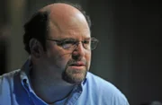 Wissenschaftler Dr. Chetwyn (Jason Alexander).