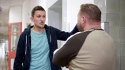 In einer Psyiatrie vertraut ein Patient einem weiterem Patienten eine unglaubliche Geschichte an...