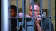 Detective Goren (Vincent D'Onofrio) hat sich in eine Haftanstalt einschleusen lassen. Dort werden die Insassen gefoltert und gequält. Goren geht der Sache auf den Grund.