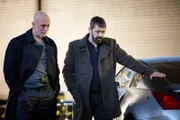 Rainer Marks (Ulrich Drewes, r.) muss erkennen, dass Retzer (Richard van Weyden) zu allem bereit ist...