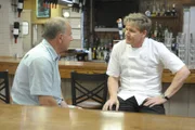 Das Testessen im "Mill Street Bistro" in Norwalk, Ohio fällt bei Gordon Ramsey (r.) komplett durch ... Liegt es daran, dass Besitzer Joe Nagy (l.) das Lokal ohne gastronomische Vorkenntnisse eröffnet hat?