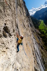 Keep on Climbing Folge 2 Silvan Schüpbach klettert die Route «Yello Ocean» 8a+ bei Lauterbrunnen.  Copyright: SRF/Matthias Lüscher