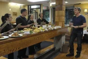 Heute ist Gordon Ramsay (r.) im Restaurant "Mill Street Bistro" in Norwalk, Ohio, zu Besuch. Nachdem der Besitzer Joe Nagy einst seinen Job im Lebensmittelverkauf verlor, hat er ohne jegliche gastronomische Vorkenntnisse das Lokal eröffnet.