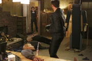 Morgan (Shemar Moore, vorne) wurde entführt und gefoltert. Reid (Matthew Gray Gubler, hinten) und das Team lassen nichts unversucht, um ihn zu retten. Doch werden dies alle lebend überstehen?