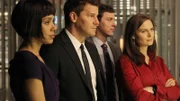 V.l.: Dr. Camille Saroyan (Tamara Taylor), Special Agent Seeley Booth (David Boreanaz), Dr. Lance Sweets (John Francis Daley) und Dr. Temperance "Bones" Brennan (Emily Deschanel)