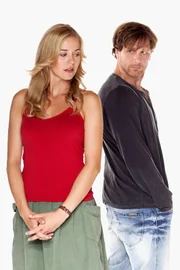 Stefan Vollmer (Hendrik Duryn) und Karin Noske (Jessica Ginkel)
