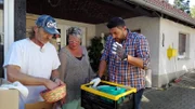 Dietmar (li.), Heidrun und Trödelprofi Sükrü; Dietmar (li.), Heidrun und Trödelprofi Sükrü