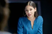 Kim Krüger (Katja Woywood), Paul und Semir vernehmen die russische Polizistin Natalia Miranova, die angeblich verhindern möchte, dass der Drogendealer Kruppa die tödliche Droge "Red Inferno" in Deutschland verbreitet.