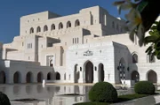 Die Architektur der Hauptstadt Maskat verbindet Tradition und Moderne – ein beeindruckendes Beispiel dafür ist das Opernhaus.