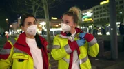In Frankfurt am Main arbeitet ein reines Frauenteam. Melli und Kasia sind ein eingespieltes Duo.