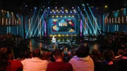 Daniel Hartwich und Kandidatin während der Show