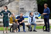 Anja Knauer als Sandra Lange, Therese Hämer als Ingrid Lange, David Korbmann als Florian Lange, Max von Pufendorf als Robert Lange, Thomas Heinze als Caspar Bergmann