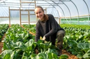 600 Jahre alt ist die Geschichte des Hofs Woeste in Lüdenscheid im Sauerland. Mit Marie Woeste ist die 13. Generation am Start. Nach dem Studium der ökologischen Landwirtschaft verwirklicht die 25-jährige Marie ihre Vorstellung eines Biobauernhofs.