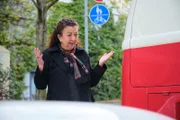 Nuray (Lilay Huser) passiert im Frust ein folgenschweres Malheur.