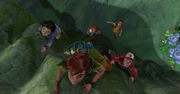 Das Mädchenteam mit Tinker Bell, Wendy und Lily ist dem Jungenteam - Michael, Peter Pan und John - dicht auf den Fersen. Wer wird wohl gewinnen?