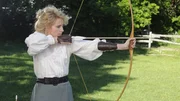 Julia Ogden (Helene Joy)