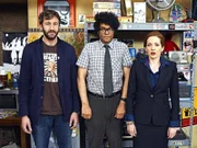 (v.l.n.r.) Roy Trenneman (Chris O'Dowd); Maurice Moss (Richard Ayoade); Jen Barber (Katherine Parkinson)