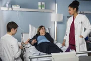(v.l.n.r.) Dr. Theresa Koshka (Katharina Nesytowa); Manja Kuhn (Morgane Ferru); Vivienne Kling (Jane Chirwa)
