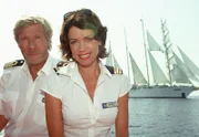 Kapitän Bernd Jensen (Horst Janson) und seine neue Cruisedirektorin Saskia (Gerit Kling).