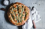 Rezeptfoto: Spargel-Focaccia vom Bremer Brotrebellen