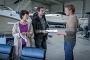 Welche Rolle spielt Manuel Pernsteiner (Nils Arztmann, r.), der Bootshandel-Mitarbeiter des Toten? Für Johanna "Joe" Haizinger (Katharina Stemberger, l.) und Ben Halberg (Daniel Gawlowski, M.) dreht sich alles um die Frage: Wer war zuletzt mit dem Opfer auf dem Boot?
