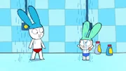 Simon (l.) und Franz (r.) freuen sich schon auf das Schwimmen. Doch vor dem Schwimmen wird erst einmal gründlich geduscht.