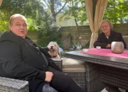 Oliver Kalkofe und sein Hund Dexter bekommen Besuch von Pierre M. Krause.