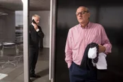 Wilsberg (Leonard Lansink, r.) treibt sich unter falscher Identität bei Bauunternehmer Michael Lobland (Christoph M. Ohrt, l.) herum.