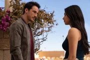 Kyle Valenti (Michael Trevino, l.); Liz Ortecho (Jeanine Mason, r.)