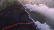 Da wo die Lavaströme des Kilauea ins Meer fließen, bringen sie das Wasser zum Kochen. Und das marine Ökosystem erhält neue Nährstoffe aus dem Innern des Vulkans.