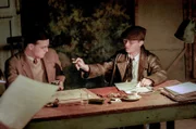 Dokudrama von Heinrich Breloer (Buch und Regie) Produktion der Bavaria Fiction mit dem WDR (federführend), BR, SWR, NDR und ARTE Brecht (Tom Schilling) hat aus Gorkis Revolutionsroman „Die Mutter“ ein Theaterstück gemacht. Nun inszeniert er es zusammen mit seinem engsten Freund, dem Bühnenbildner Caspar Neher (Franz Hartwig). "Lob des Kommunismus" - ob das durch die Zensur gehen wird?