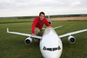 So sieht die Welt in mini aus! Heute dreht sich bei Willi alles um die Miniatur-Ausgaben von Flugzeugen, Schiffen, Eisenbahnen und Autos.