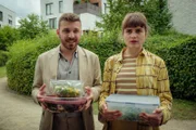 Oskar (Edin Hasanovic), Helene (Mala Emde)
