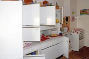 Im Haus des Opfers wurden sämtliche Schranktüren geöffnet. Der Inhalt aber ist nicht angetastet. Offenbar wollte der Täter einen Raub vortäuschen.