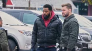 Kevin Atwater (LaRoyce Hawkins, l.) und Adam Ruzek (Patrick John Flueger, r.)