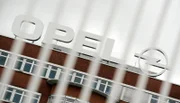 WDR Fernsehen HEIMATABEND BOCHUM, ein Film von Jens Tampier und Frank Bürgin, am Freitag um 23:15 Uhr. Bochum ist seit jeher eine Malocherstadt. Kohle und Eisen bilden viele Jahrzehnte lang die entscheidenden Träger der Bochumer Wirtschaft. - Auch der Opel-Konzert entscheidet sich Ende der 50er Jahre für den Standort Bochum.