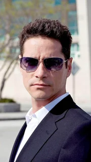 Nate (Seth Peterson) sucht einen Investor für sein neu gegründetes Geschäft - dabei gerät er in eine lebensgefährliche Falle.
