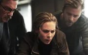 Maria (Eva Röse) ermittelt mit ihren Kollegen Sebastian (Erik Johansson, rechts) und Hartman (Allan Svensson) in einem kniffligen Fall.