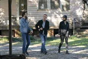 (v.l.n.r.) Sebastian Lund (Rob Kerkovich); Dwayne Pride (Scott Bakula); Tammy Gregorio (Vanessa Ferlito)
