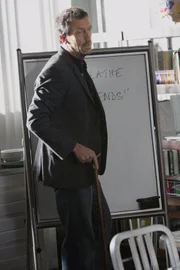 Während eines bizarren Sexspiels mit seiner Frau leidet Bob Palko plötzlich unter Atem- und Sprachstörungen. House (Hugh Laurie) ist davon überzeugt, dass die Ehefrau versucht, ihren Mann zu ermorden ...