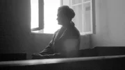 Frau am Fenster, Ostpreußen, 1945.