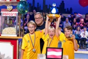 Das Team aus Wildendürnbach/Österreich freut sich über den Pokal.