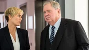 Staatsanwältin Monika Sahlmann (Gesine Cukrowski) beschäftigt sich in ihrem aktuellen Fall mit einem schweren Raubüberfall. Kann Bernd Reuther (Rainer Hunold) beweisen, dass es hier eine Verbindung zu dem missglückten Mordversuch in einem Hotelzimmer gibt?